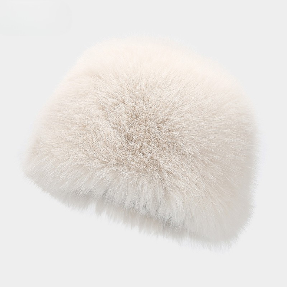 Pluszowa czapka Frost – Biały