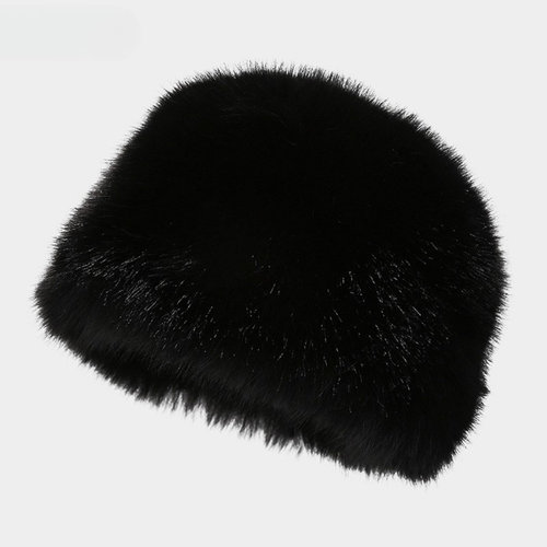 Pluszowa czapka Frost – Czarny